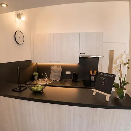 Holiday home Your Own Historic Mansion, Gym And Basement Bar